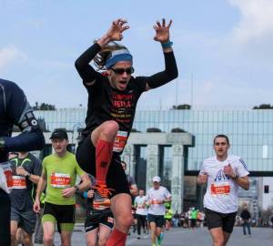29 marzec 2015, autor poradnika na Półmaratonie Warszawskim testuje bieg dużymi krokami ;)